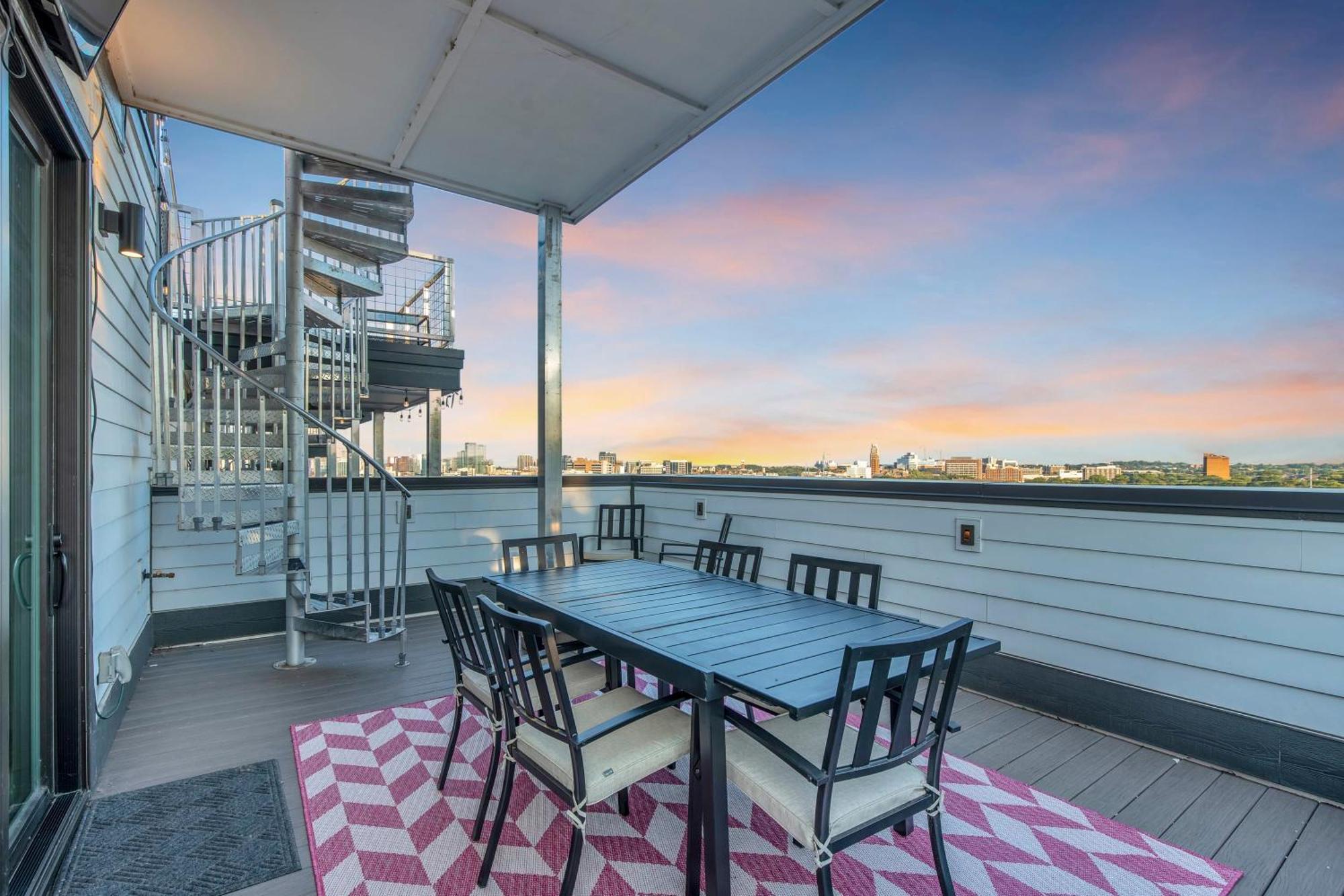 فيلا ناشفيلفي Dolly'S Big House - 18 Beds Skydeck Views المظهر الخارجي الصورة